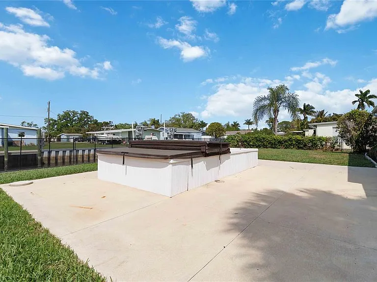 607 Manatee Ave — Photo 28