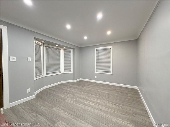 2nd image of 19605 Kelly Rd