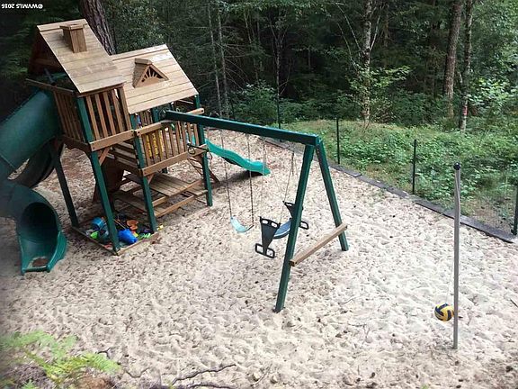 Wonderful sandy play area!
