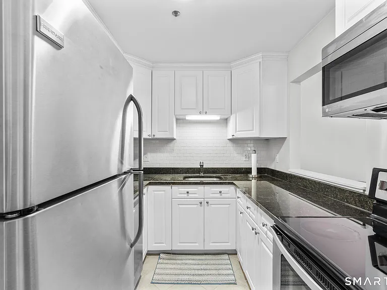 31 High St #4-2C — Photo 8
