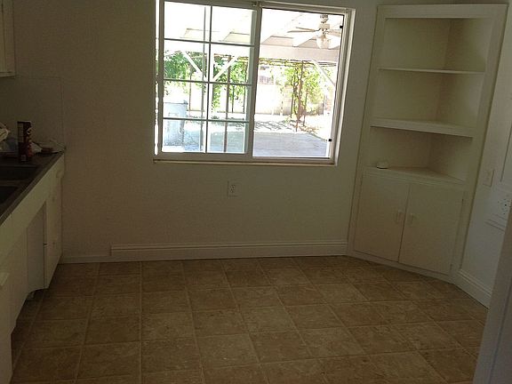 4th image of 1547 W Garland Ave