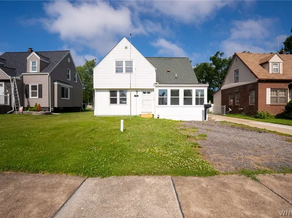 53 S Shore Blvd, Lackawanna, NY 14218