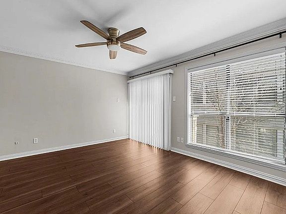 5th image of 3430 Milton Ave