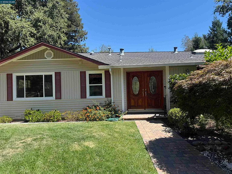 1271 Summit Rd — Photo 2
