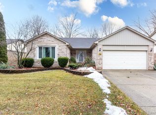 2788 Ranieri Dr, Troy, MI 48085