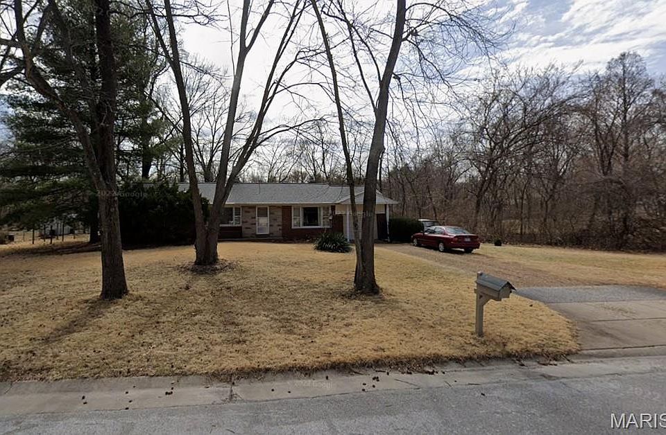1st image of 444 Essen Ln