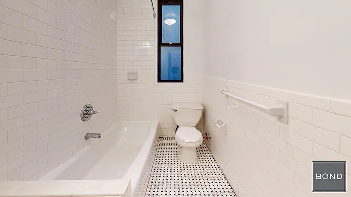 Rented by Bond New York | media 8