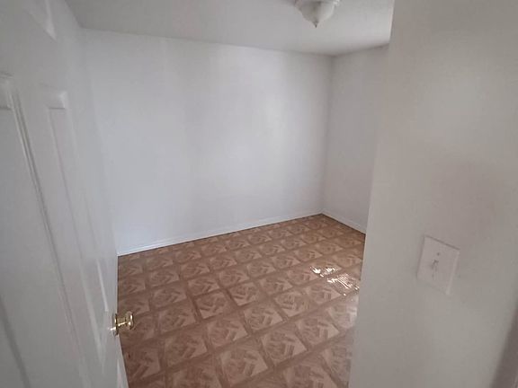 4th image of 1010 E Sligh Ave