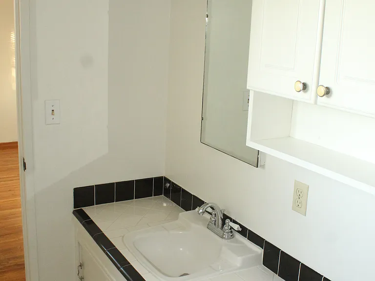 7706 East Pkwy — Photo 15