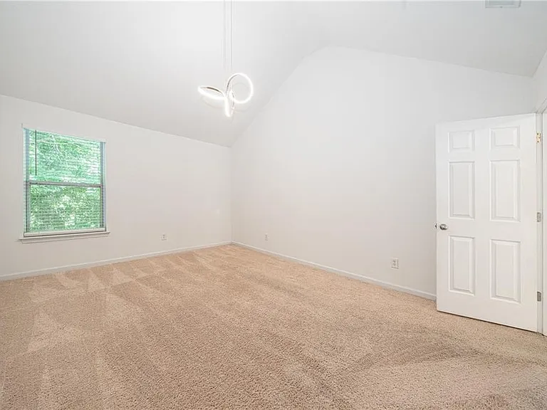 715 Moonlight Way — Photo 26