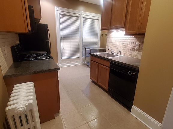4th image of 211 Linwood Ave APT 3