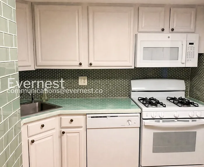1528 Northgate Sq #2C — Photo 3