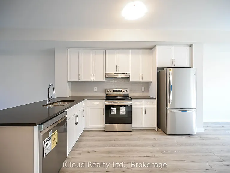 720 Grey St #58 — Photo 6
