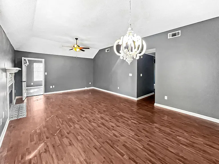 3903 Black Walnut Dr — Photo 5