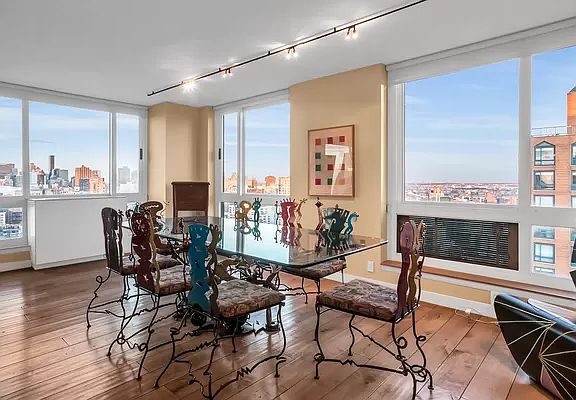 4th image of 1 Irving Pl #P28d