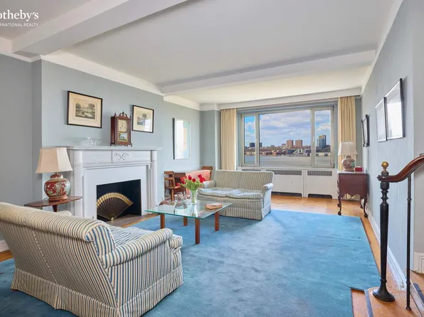 5 Riverside Drive image 1 of 12