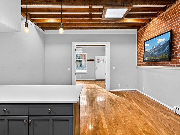 3rd image of 2419 Tremont Pl