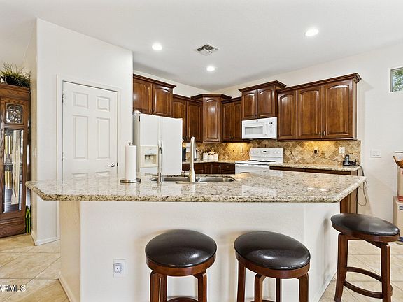 2nd image of 42348 W FOUNTAINHEAD Street