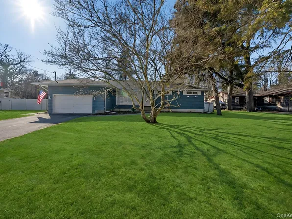 50 Oakcrest Avenue, Middle Island, NY 11953