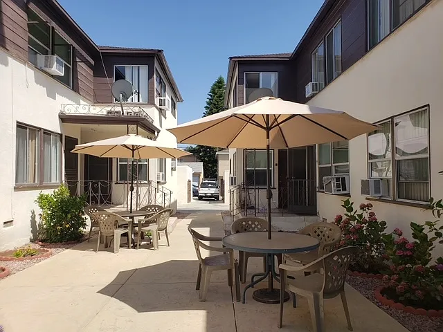 224 E Elmwood Ave #F — Photo 13