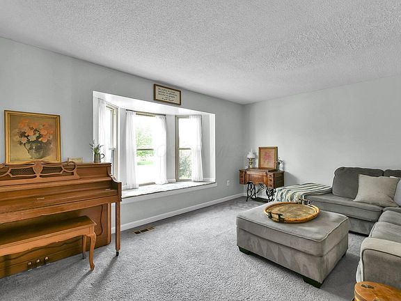 5th image of 12164 Twincreek Dr