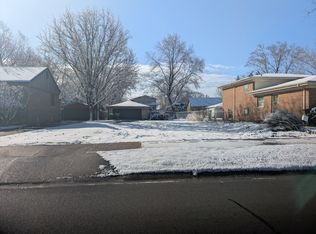 281 E Quincy St, Riverside, IL 60546