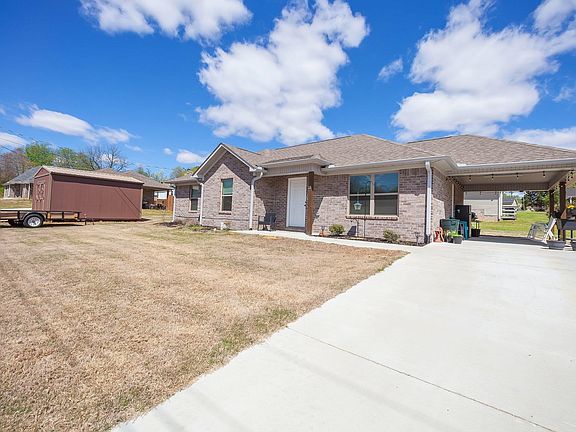 3rd image of 28 Harris Dr