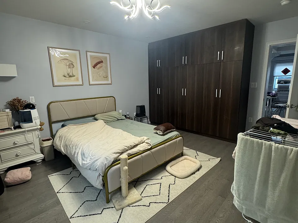 216 Tompkins Ave #2