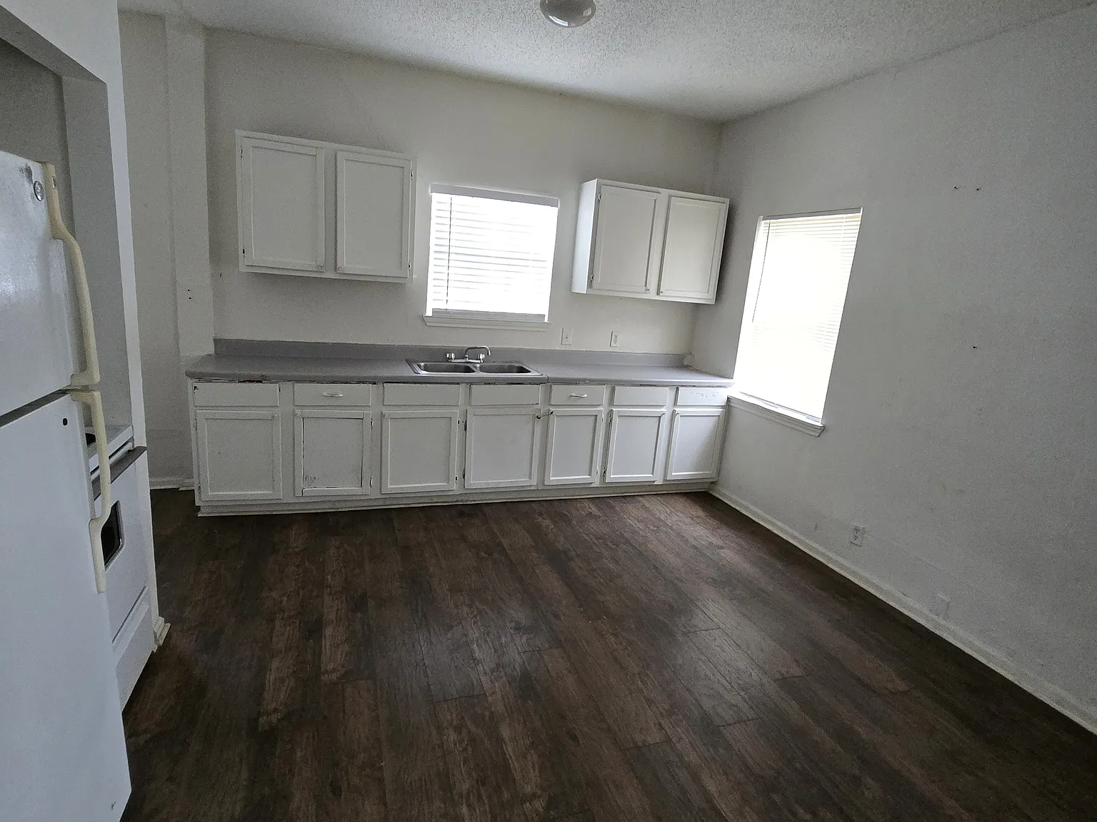 5004 Eastside - 103 — Photo 2