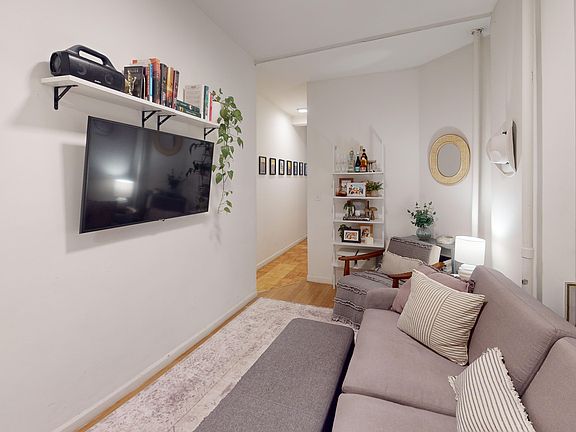 3rd image of 349 E 82nd St APT 2FW