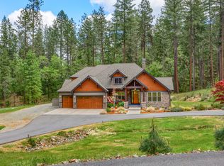 371 Sierra Lodge Dr, Grants Pass, OR 97527