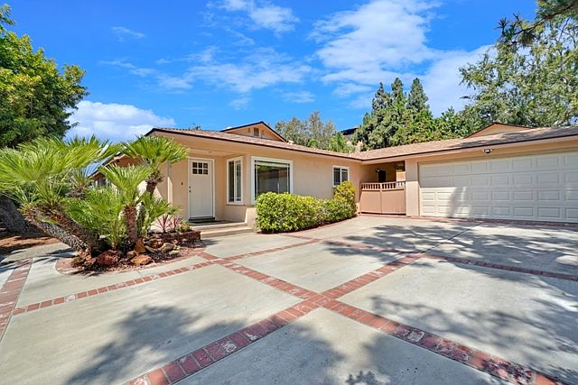1st image of 1901 La Colina Dr