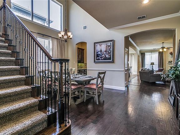 3rd image of 781 Deverson Dr