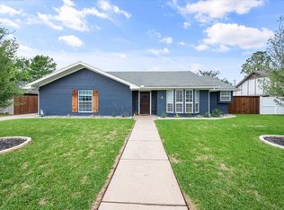 4702 Lake Park Dr, Arlington, TX 76016