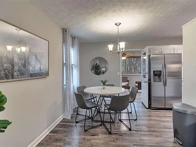 4145 Dustin Dr — Photo 4