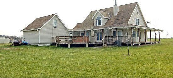 2nd image of 2282 N 100th Rd