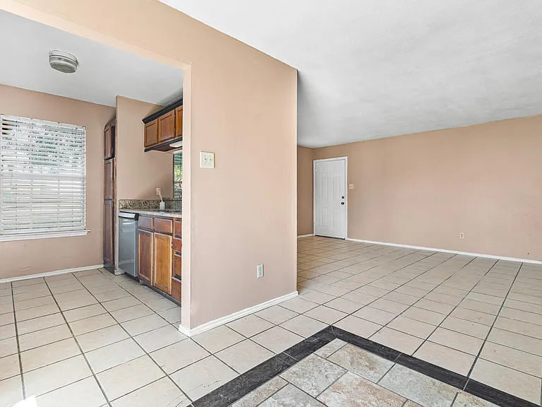 5202 Gawain Dr — Photo 10