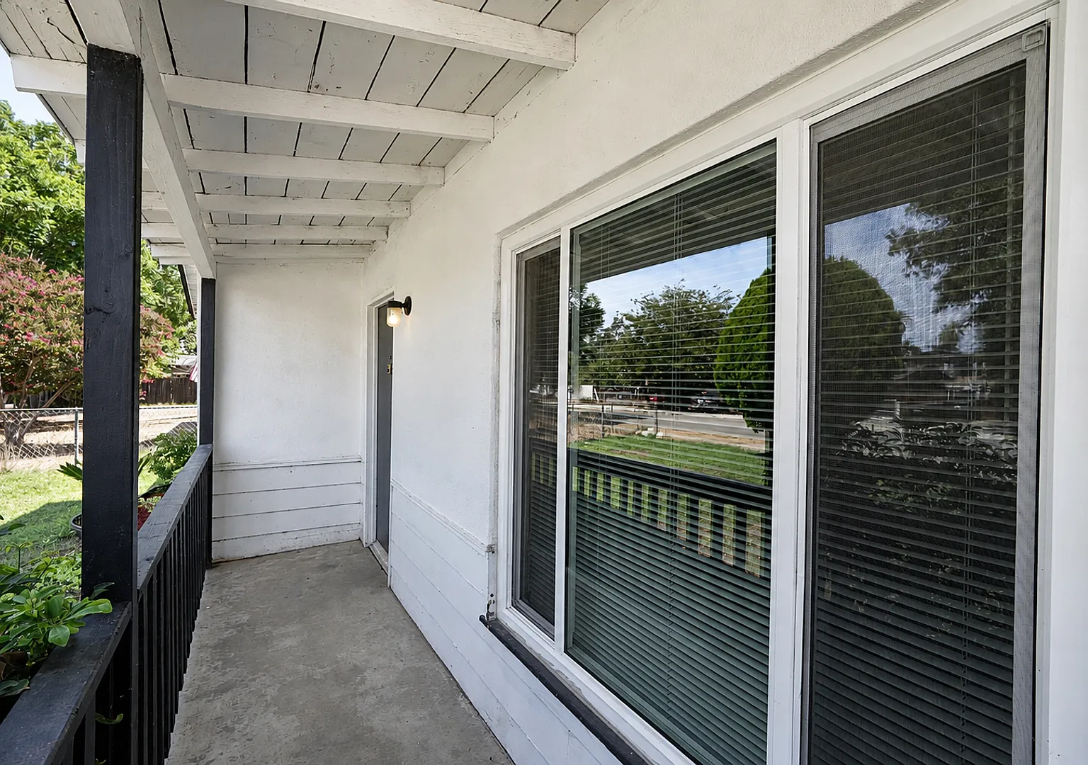 15628 Esther Street — Photo 2