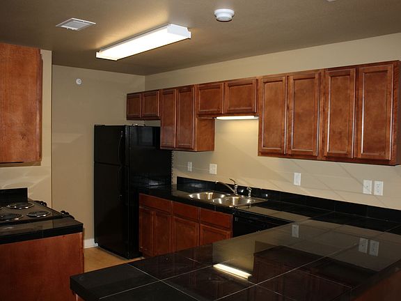 5th image of 2400 Market Plaza Dr