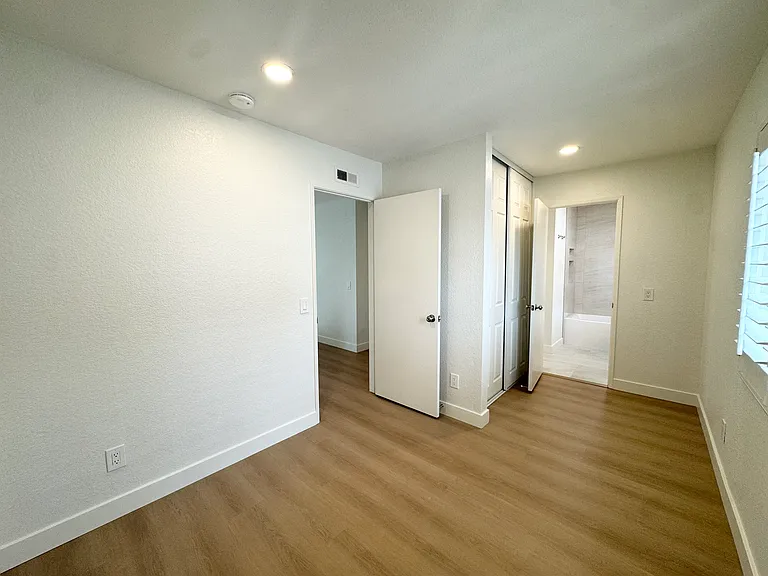 3413 Caseras Dr — Photo 28