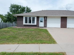 525 Augusta Cir, North Liberty, IA 52317