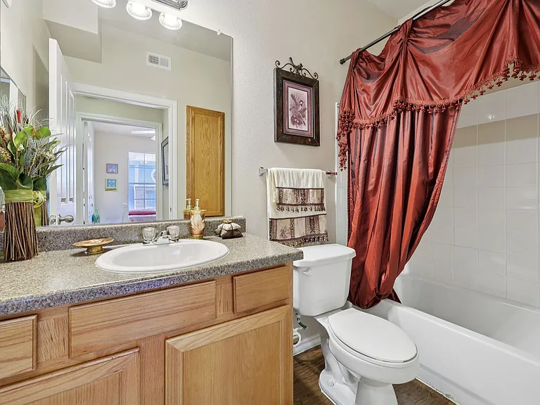Residences at Sunset Pointe — Photo 18