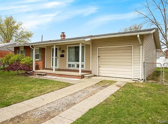 3rd image of 33736 Pawnee St