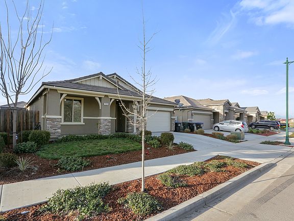 2nd image of 1900 Corvina Ave