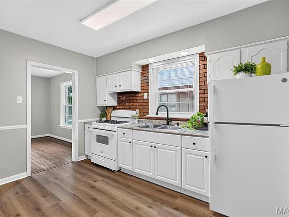 2nd image of 9424 Corregidor Dr