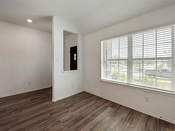5th image of 610 Harbor Colony Ln