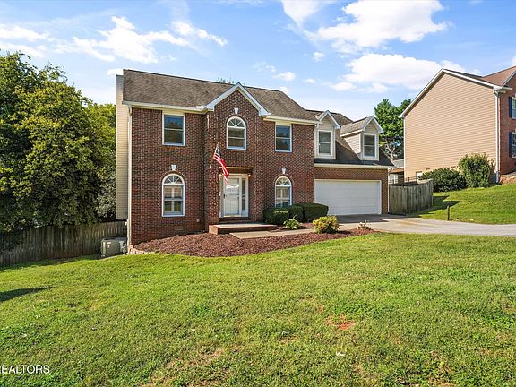 2nd image of 1423 Bayhill Ridge Ln