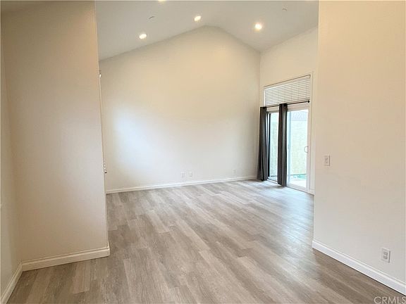 5th image of 3961 Green Ave