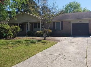1397 Carnsmore Dr, Fayetteville, NC 28304