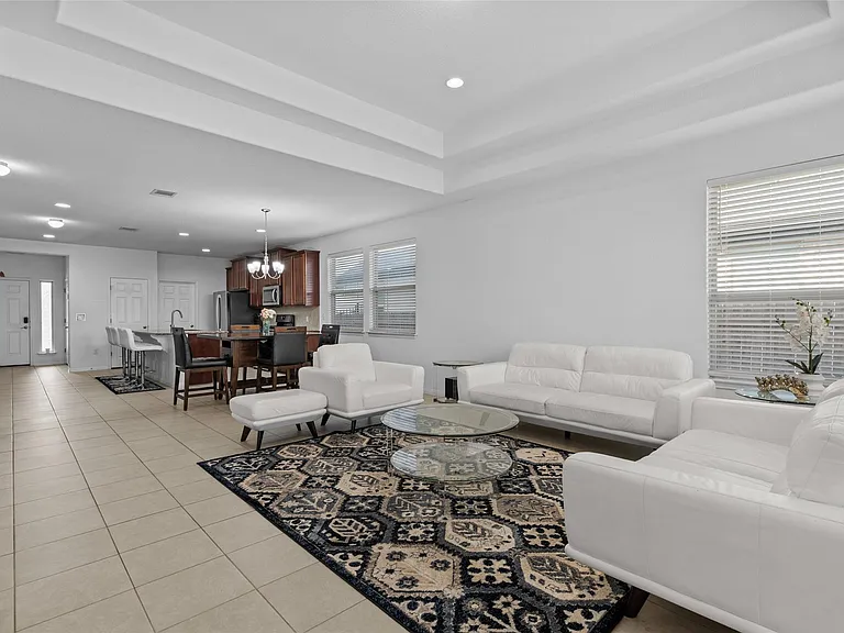 325 La Joya Pass — Photo 15